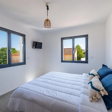 Les Lauriers Roses - Maison Climatisee Piscine Holiday home *